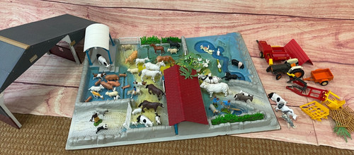 Britains scale farm base - britains,