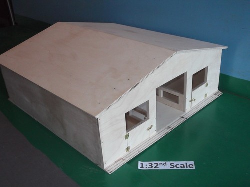 32nd scale wooden model farm - 1:32nd,